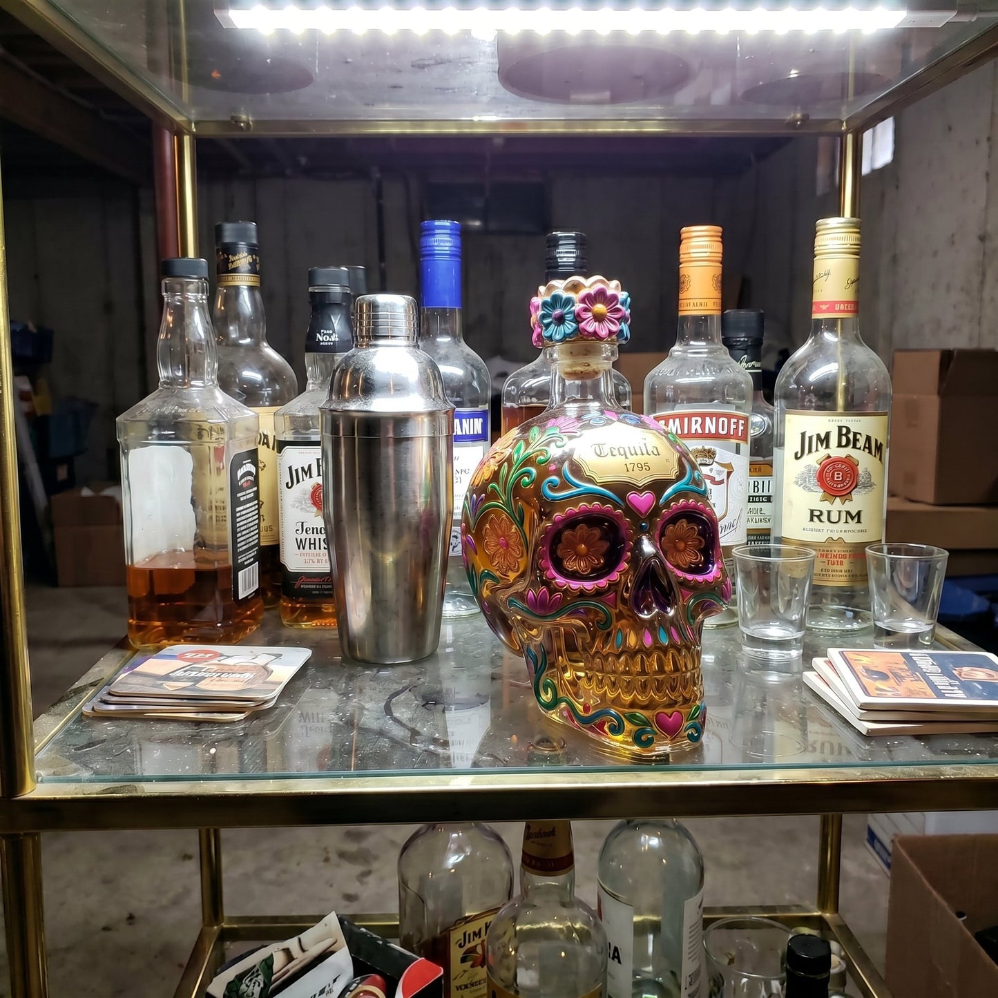 💀🌸 Limited Day of the Dead Special Edition — Sculpted Skull Tequila Art Bottle With Vibrant Floral Details For Collectors, Bar Displays & Unforgettable Toasts ✨🍯